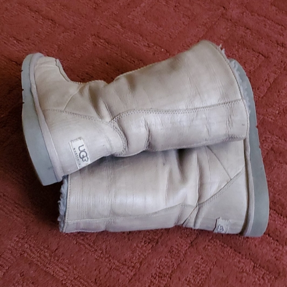Ugg Boots - Picture 2 of 5
